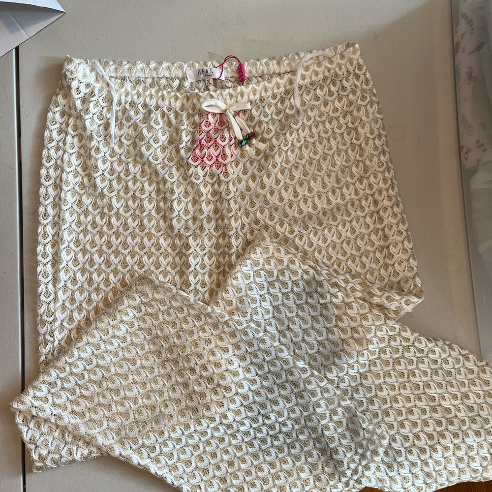 NWT Cream Scalloped Patterned Beach/Coverup Pants